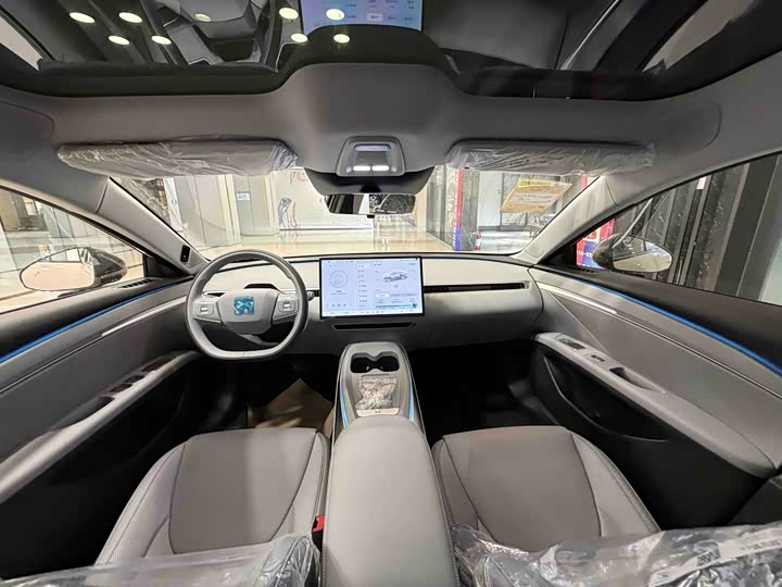 Фото 8 - XPeng Mona M03