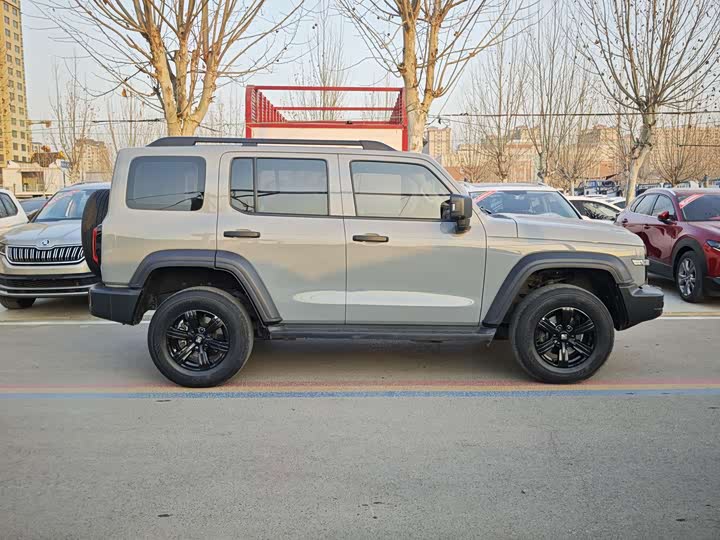 Фото 4 - Tank 300