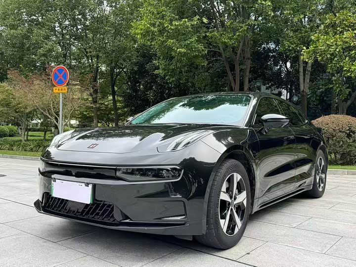 Фото 1 - Zeekr 001