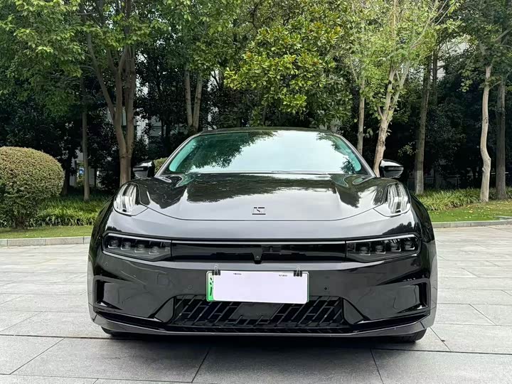 Фото 2 - Zeekr 001