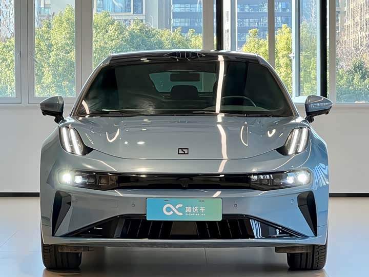 Фото 2 - Zeekr 001