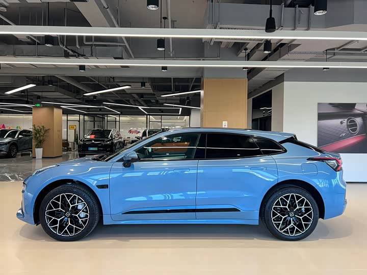 Фото 4 - Zeekr 001