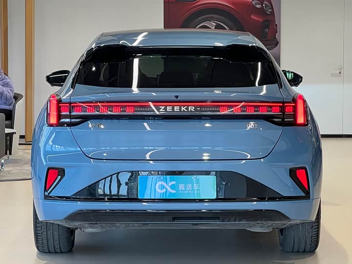 Фото 6 - Zeekr 001