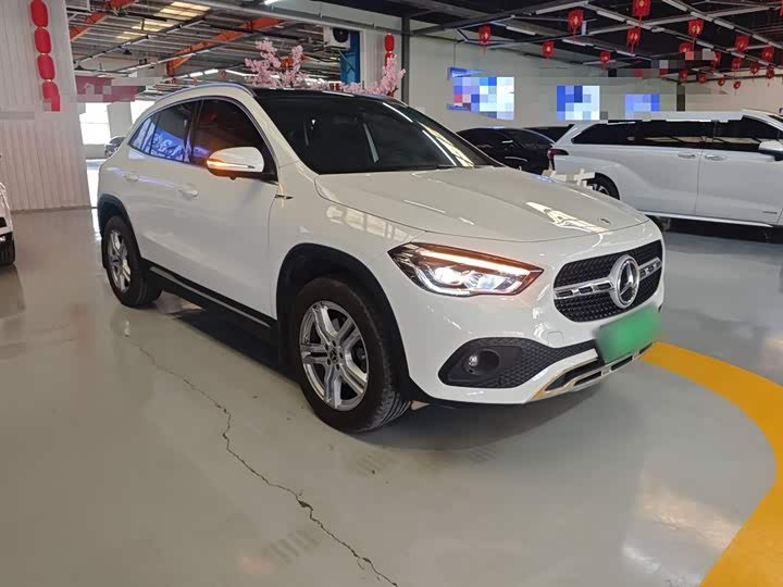 Фото 4 - Mercedes-Benz GLA-Class