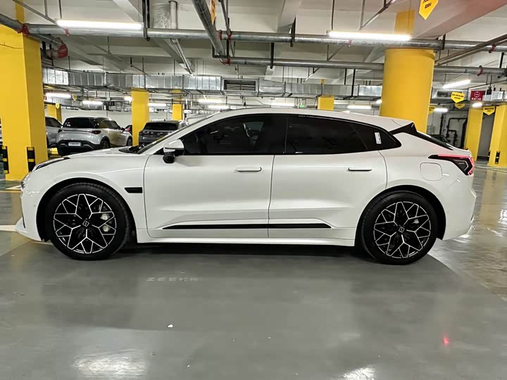 Фото 5 - Zeekr 001