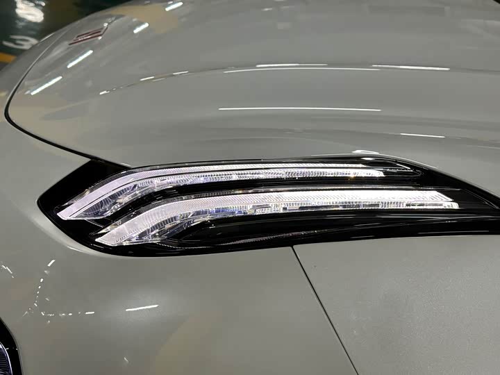 Фото 6 - Zeekr 001