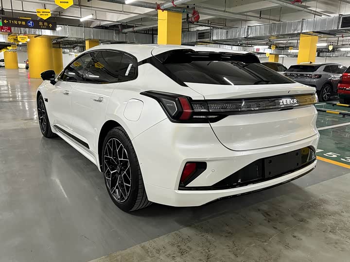 Фото 7 - Zeekr 001