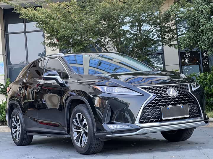 Фото 3 - Lexus RX