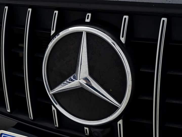 Фото 9 - Mercedes-Benz GLB-Class AMG