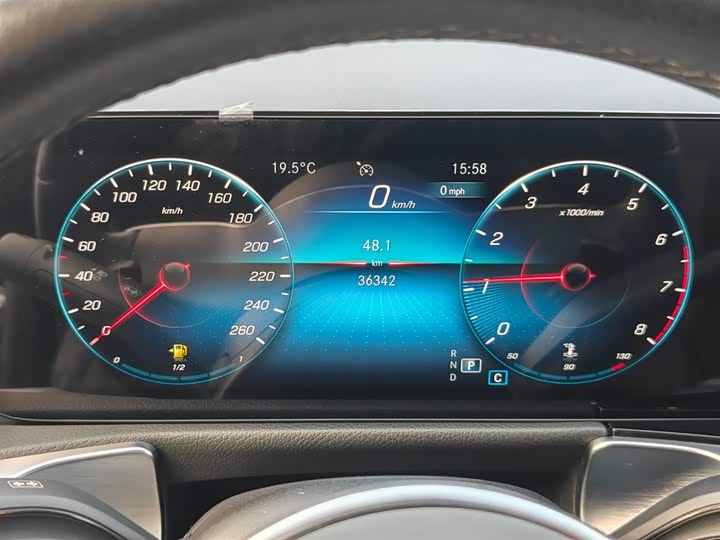 Фото 2 - Mercedes-Benz GLB-Class