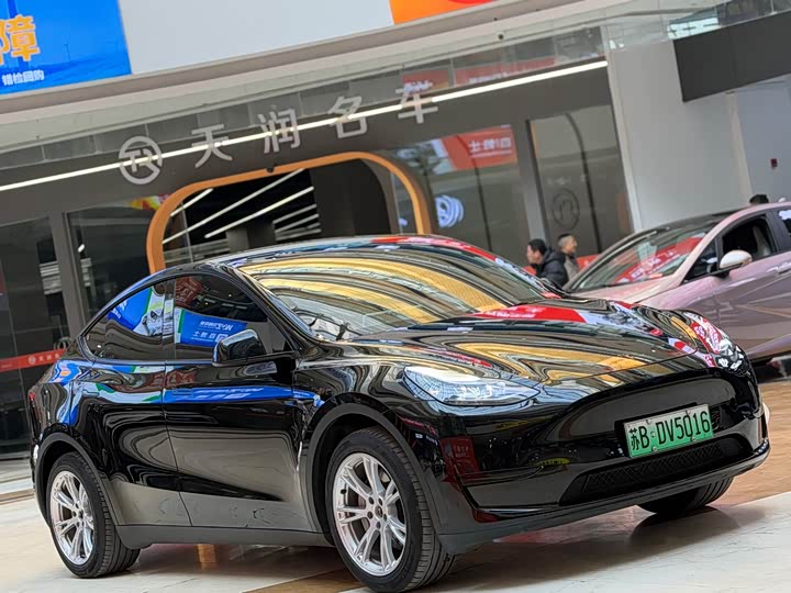 Фото 3 - Tesla Model Y