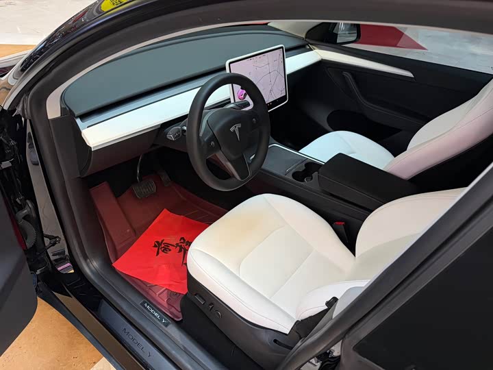 Фото 6 - Tesla Model Y