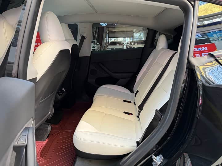 Фото 9 - Tesla Model Y