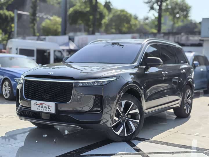 Фото 1 - LiXiang One