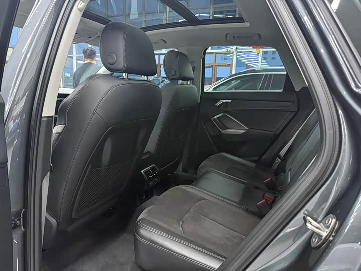 Фото 6 - Audi Q3