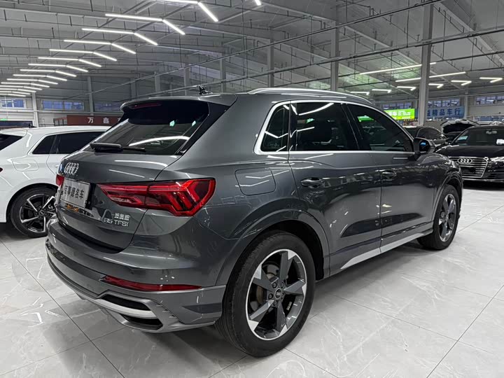 Фото 9 - Audi Q3