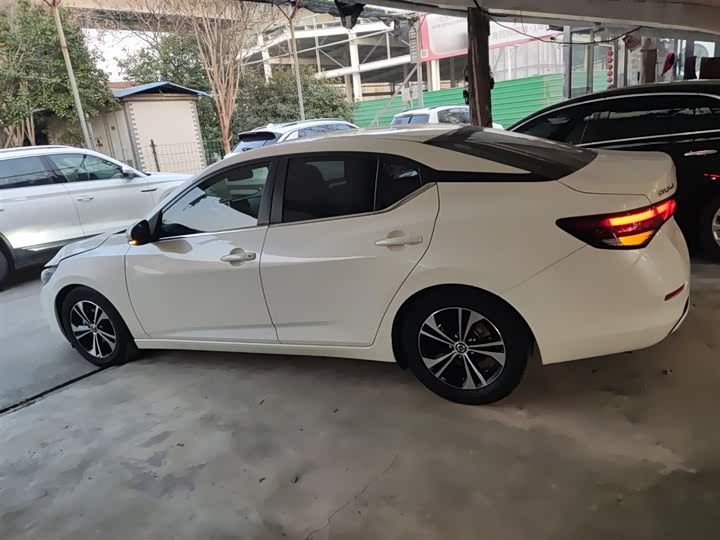 Фото 5 - Nissan Sylphy