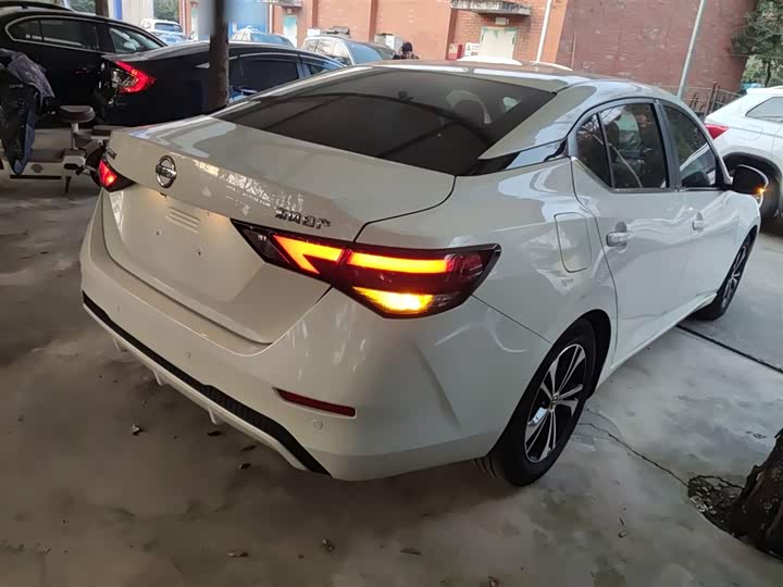 Фото 7 - Nissan Sylphy