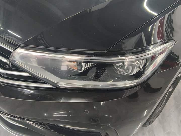 Фото 5 - Volkswagen Magotan