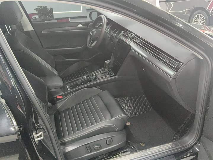 Фото 8 - Volkswagen Magotan