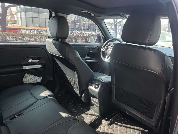 Фото 6 - Mercedes-Benz EQB