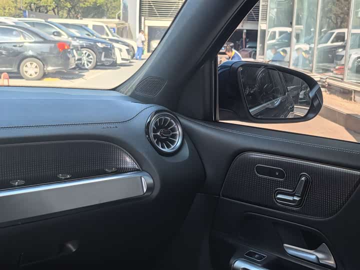 Фото 9 - Mercedes-Benz EQB