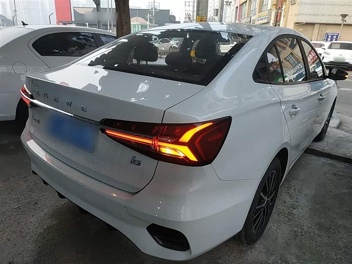 Фото 7 - Roewe i5