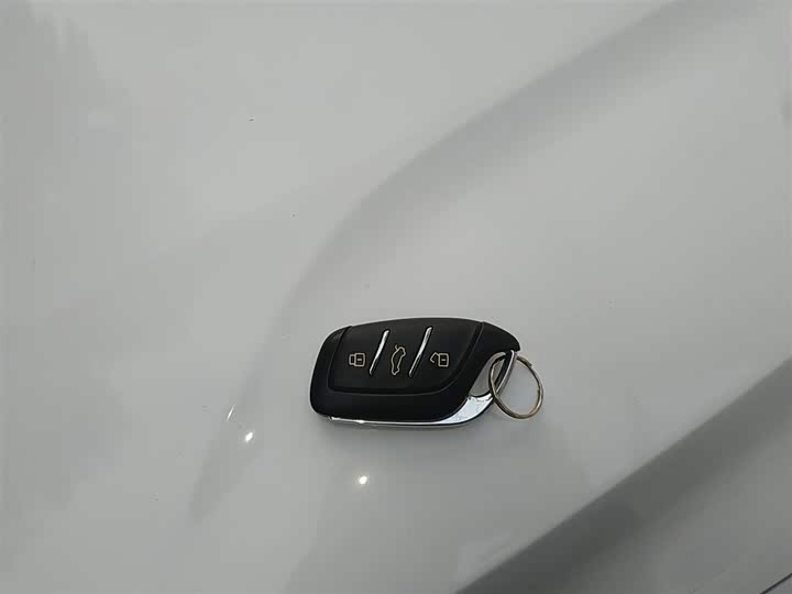 Фото 9 - Roewe i5