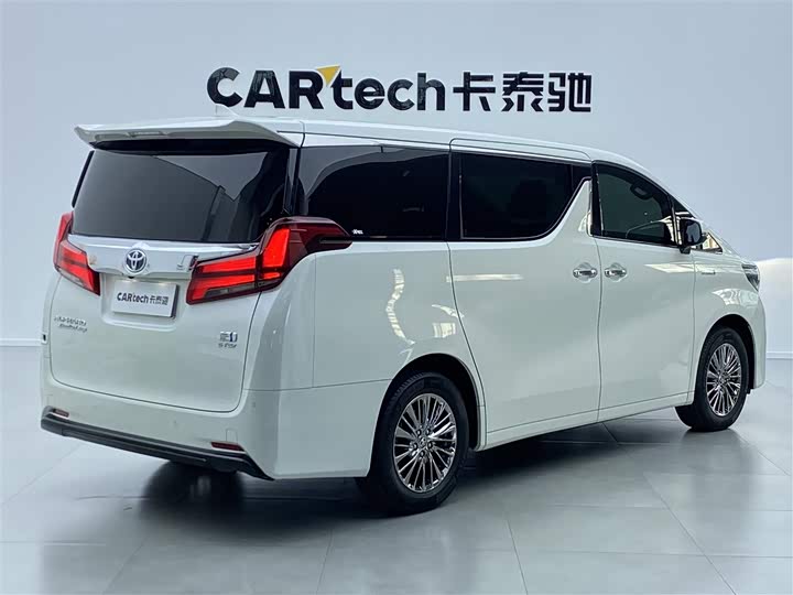 Фото 4 - Toyota Alphard