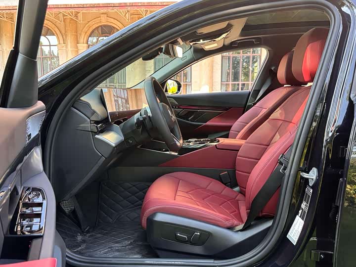 Фото 3 - BMW 5 Series