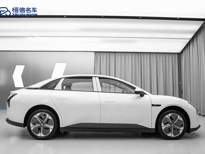 Фото 4 - XPeng Mona M03