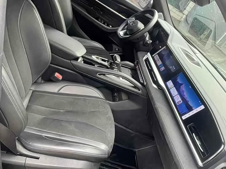 Фото 8 - Geely Monjaro