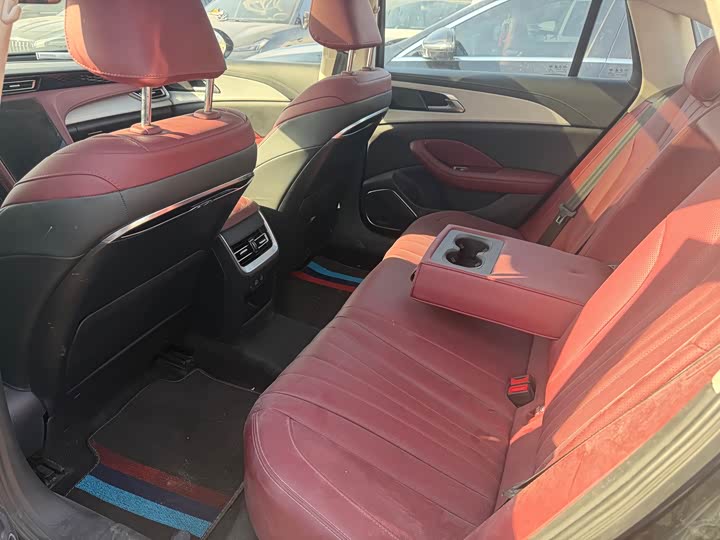 Фото 8 - Hongqi H5