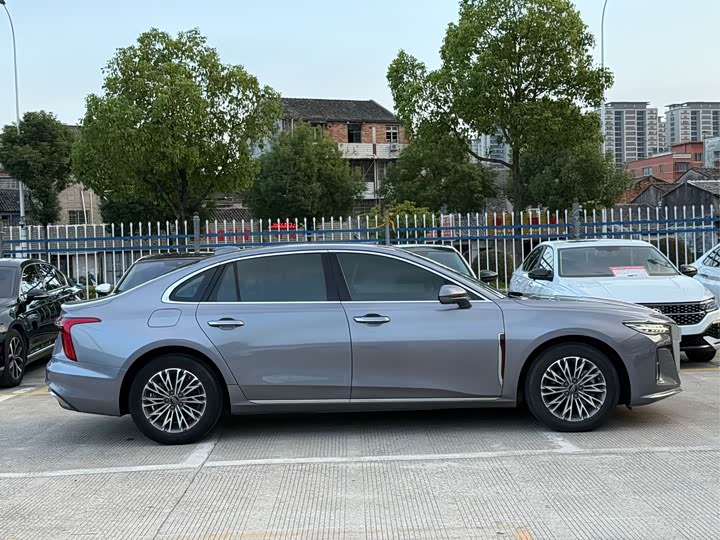 Фото 6 - Hongqi H5