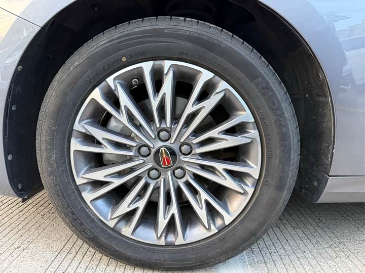 Фото 7 - Hongqi H5