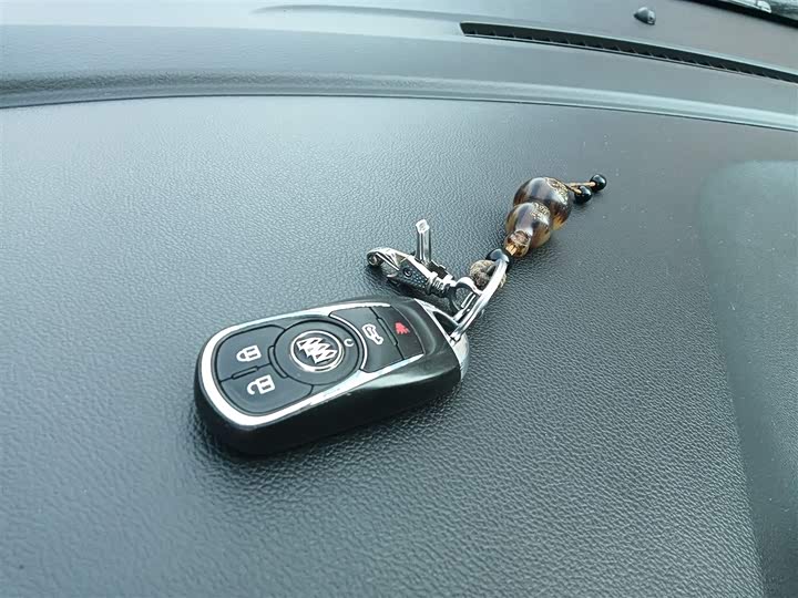 Фото 9 - Buick GL8 ES