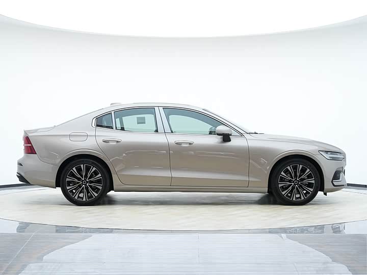 Фото 6 - Volvo S60