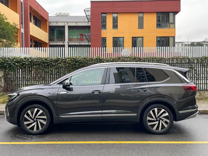 Фото 9 - Volkswagen Talagon