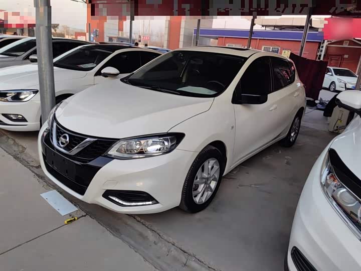 Фото 1 - Nissan Tiida