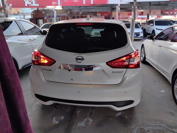 Фото 6 - Nissan Tiida