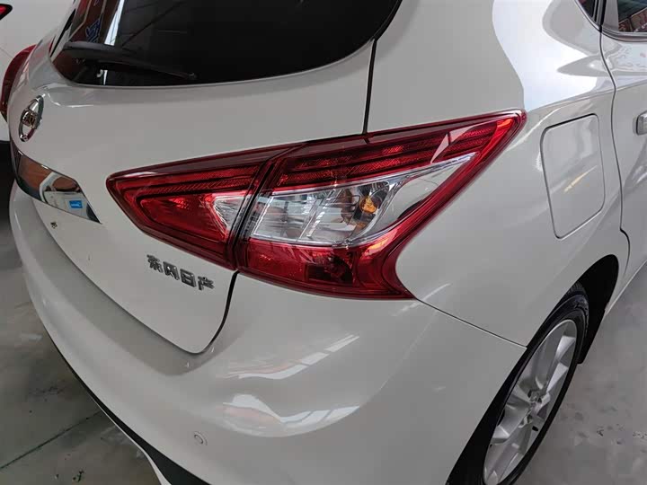 Фото 8 - Nissan Tiida