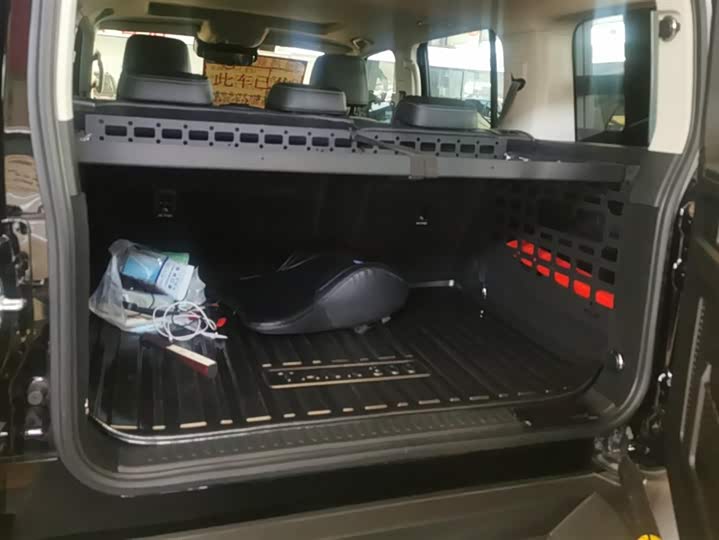 Фото 4 - Tank 300