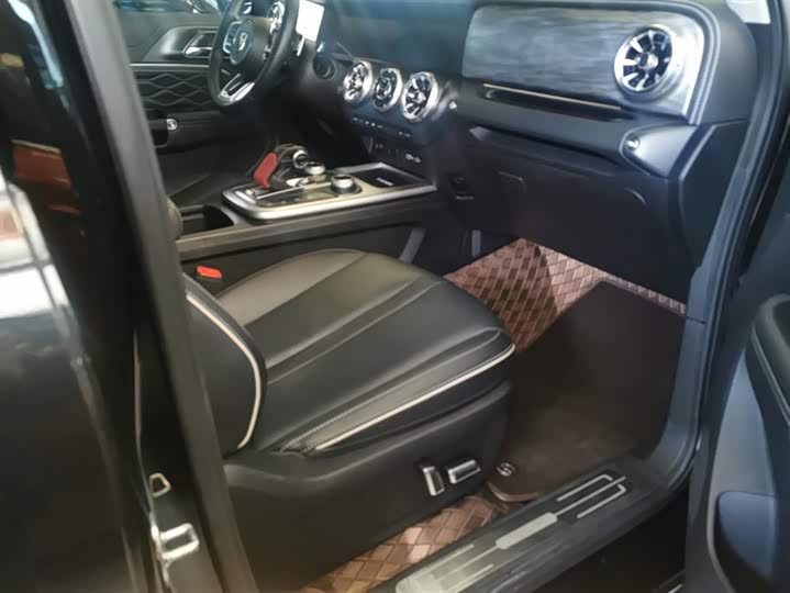 Фото 8 - Tank 300