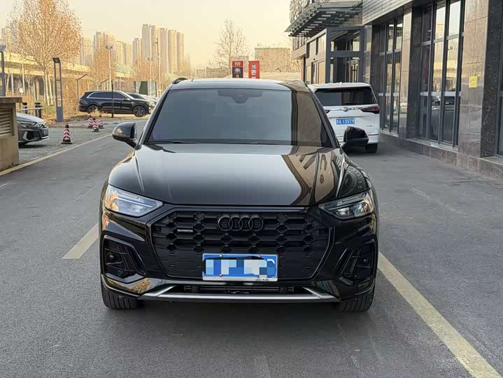 Фото 2 - Audi Q5L