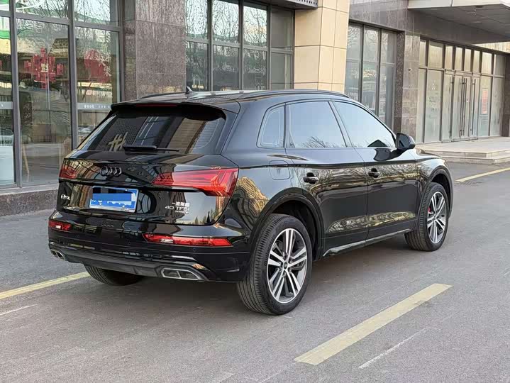 Фото 4 - Audi Q5L