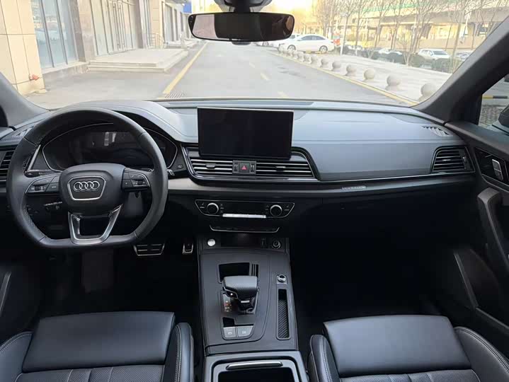 Фото 8 - Audi Q5L