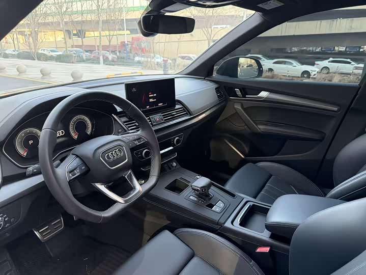 Фото 9 - Audi Q5L
