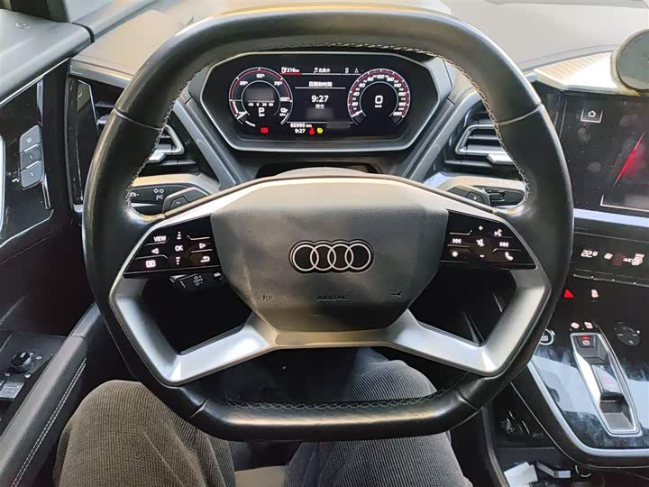 Фото 3 - Audi Q4 e-tron