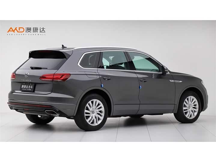 Фото 3 - Volkswagen Touareg