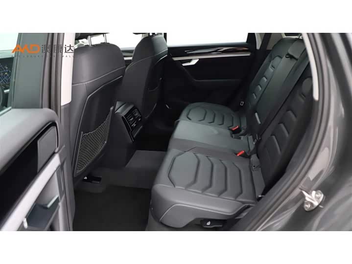 Фото 7 - Volkswagen Touareg